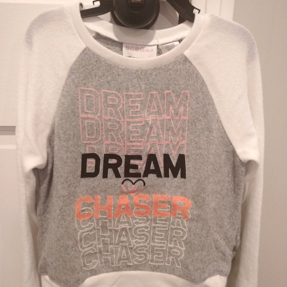 NEW. Girls lounge set - Picture 4 of 4